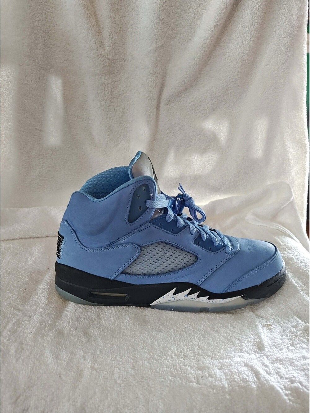 Nike Air Jordan 5 Retro UNC University Blue Size 11 DV1310-401